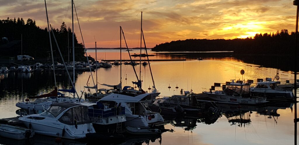 hamnen grisslehamn kvallen